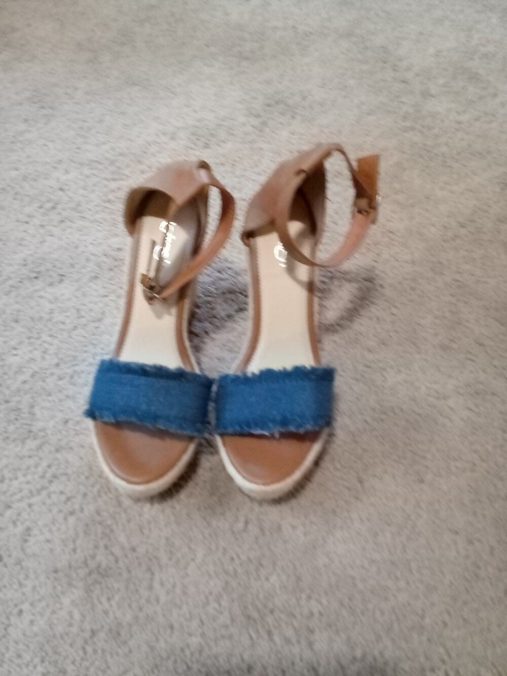 NIB Refresh Denim Miya Sandal -02 Sz10